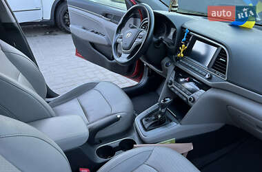 Седан Hyundai Elantra 2016 в 