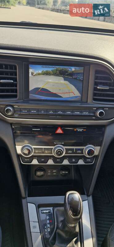 Седан Hyundai Elantra 2019 в Харькове