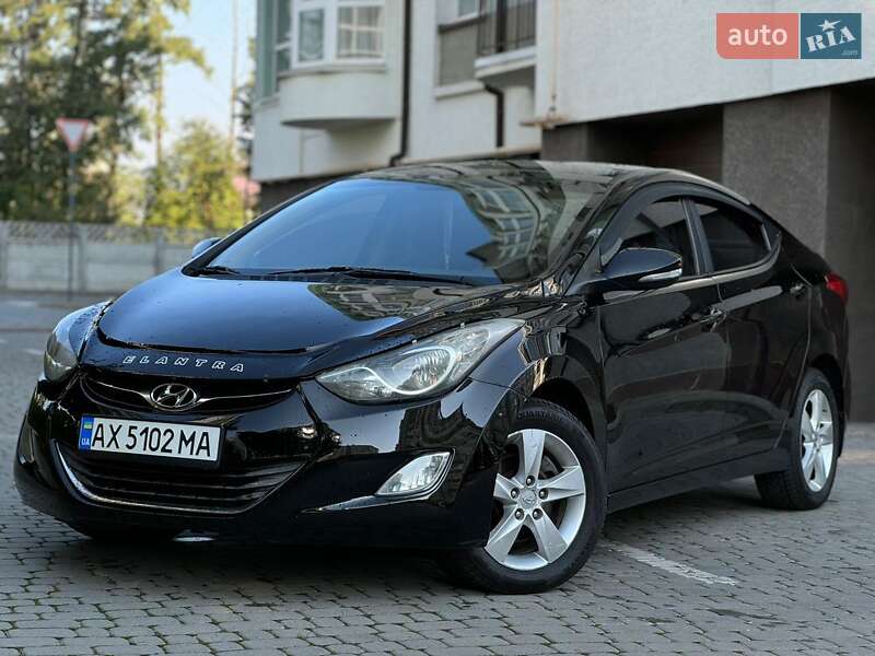 Седан Hyundai Elantra 2012 в Івано-Франківську