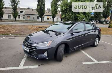 Седан Hyundai Elantra 2019 в Києві