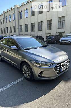 Седан Hyundai Elantra 2017 в Киеве