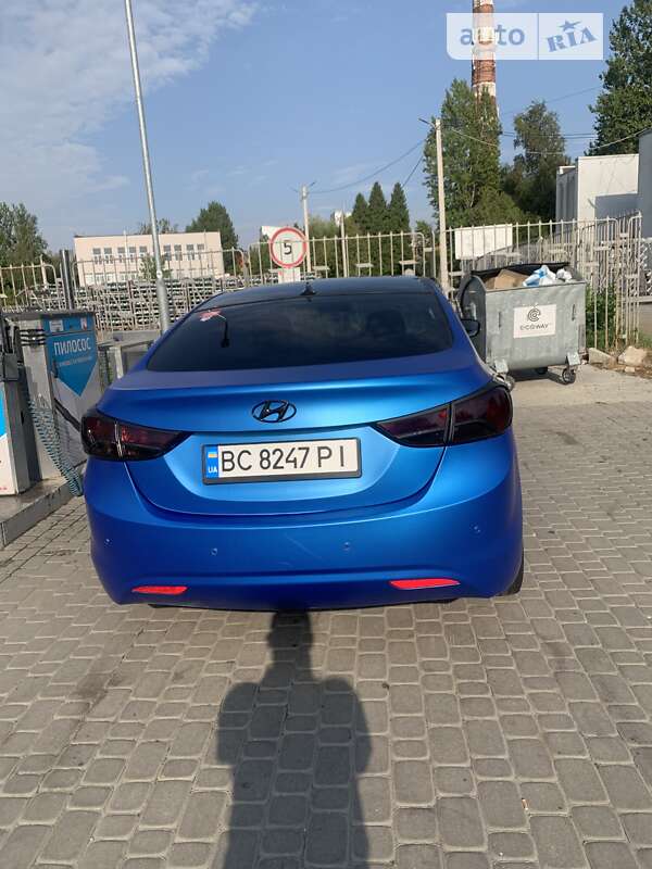 Седан Hyundai Elantra 2011 в Сколе