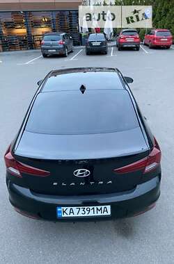 Седан Hyundai Elantra 2020 в Киеве