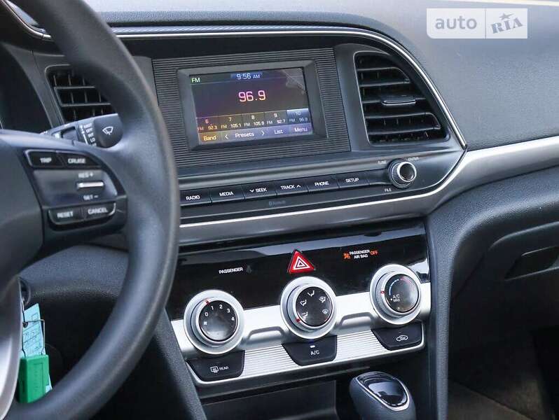 Седан Hyundai Elantra 2019 в Львове