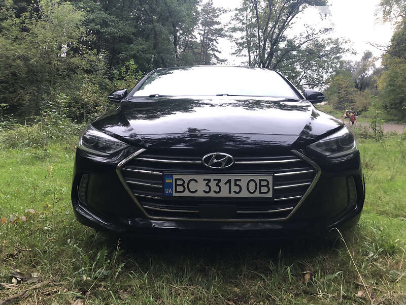 Седан Hyundai Elantra 2018 в Львові