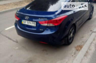 Седан Hyundai Elantra 2011 в Киеве