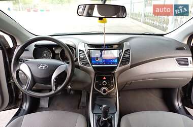 Седан Hyundai Elantra 2015 в Кременчуге