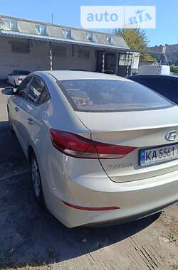 Седан Hyundai Elantra 2016 в Черкасах