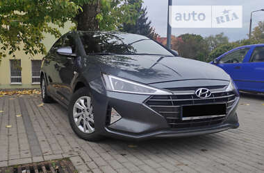 Седан Hyundai Elantra 2019 в Кривому Розі