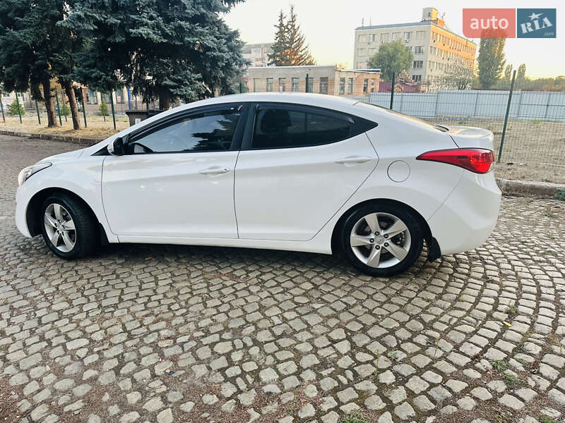 Седан Hyundai Elantra 2012 в Кропивницком
