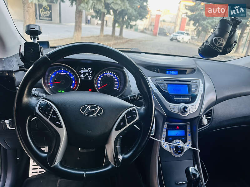 Седан Hyundai Elantra 2012 в Кропивницком