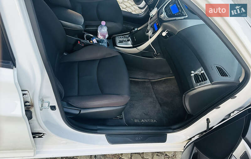 Седан Hyundai Elantra 2012 в Кропивницком