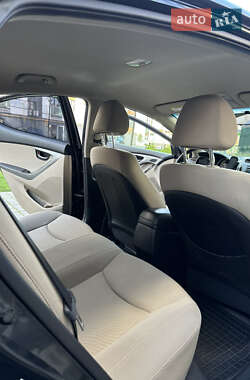 Седан Hyundai Elantra 2013 в 