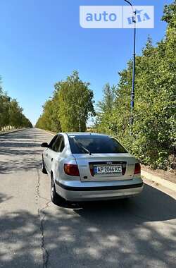 Хэтчбек Hyundai Elantra 2002 в Запорожье