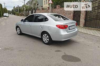 Седан Hyundai Elantra 2008 в Києві