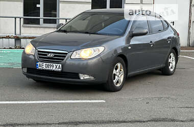 Седан Hyundai Elantra 2008 в Киеве