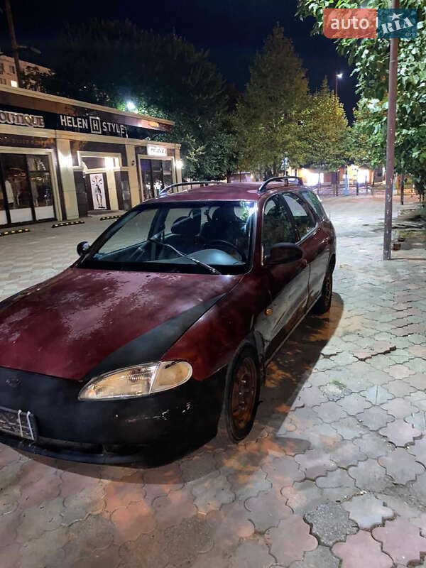 Hyundai Elantra 1996