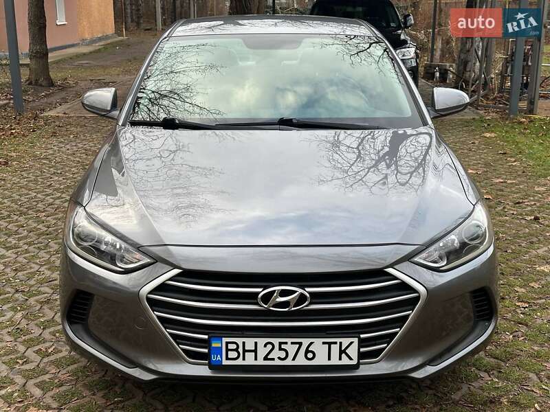 Седан Hyundai Elantra 2017 в Черноморске