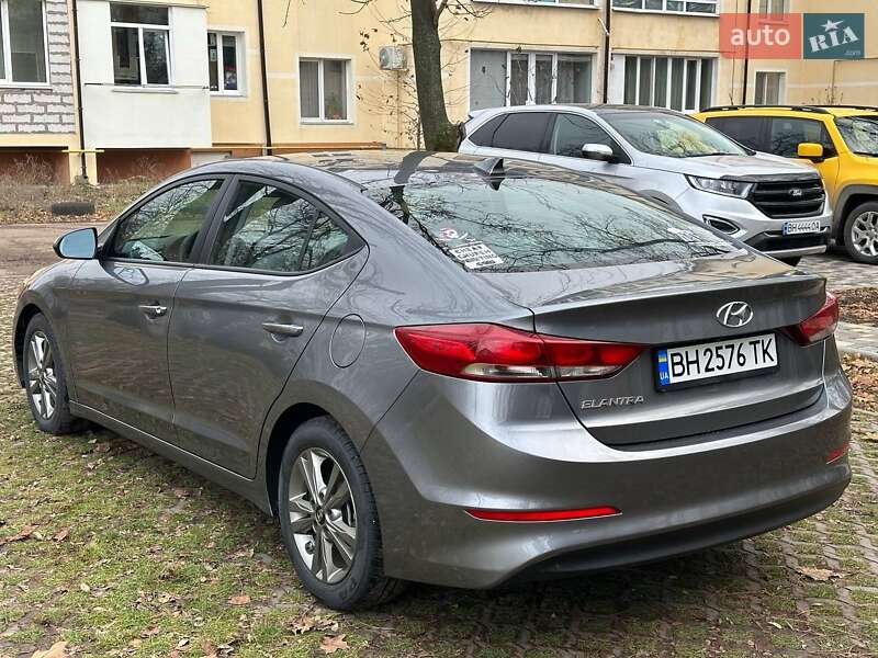 Седан Hyundai Elantra 2017 в Черноморске