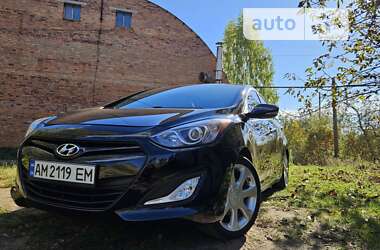 Седан Hyundai Elantra 2012 в Житомирі