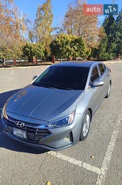 Седан Hyundai Elantra 2018 в 