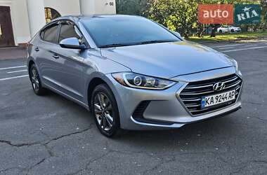 Седан Hyundai Elantra 2016 в Киеве