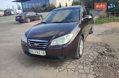 Седан Hyundai Elantra 2010 в Новій Ушиці