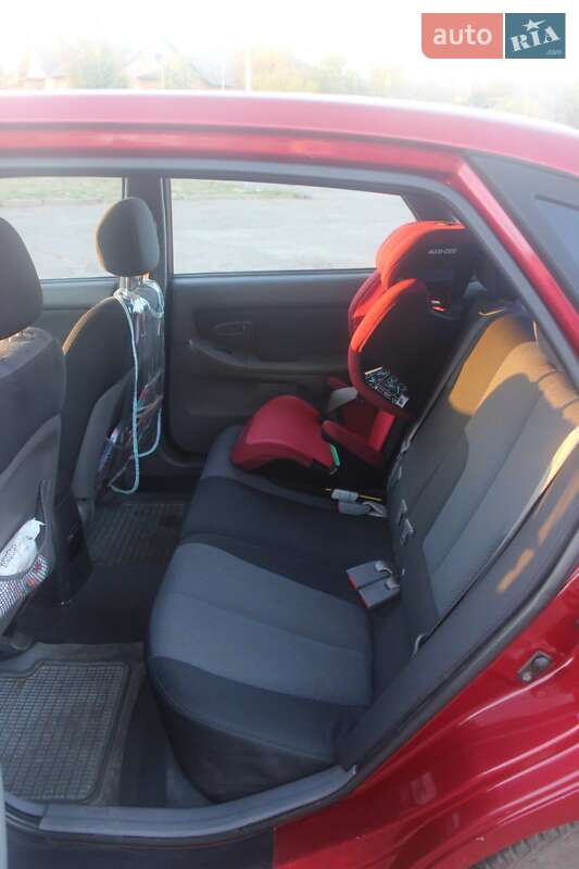 Хэтчбек Hyundai Elantra 2006 в Кривом Роге