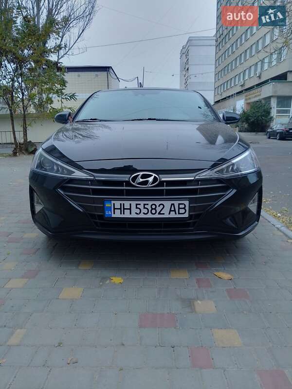 Hyundai Elantra 2019