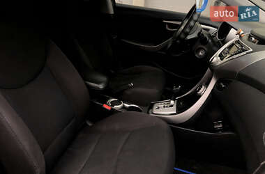 Седан Hyundai Elantra 2012 в 