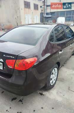 Седан Hyundai Elantra 2010 в 