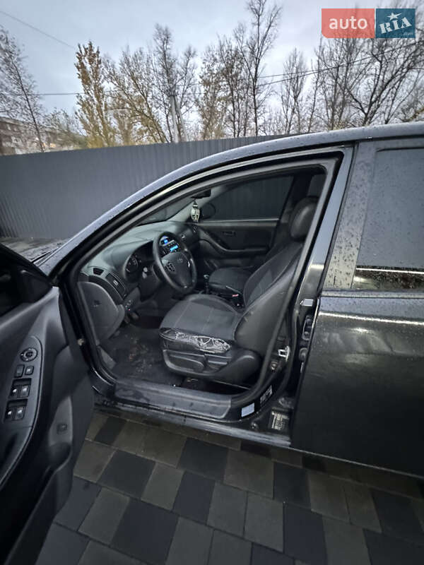Седан Hyundai Elantra 2008 в Павлограді
