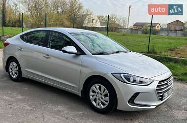 Седан Hyundai Elantra 2017 в Львові