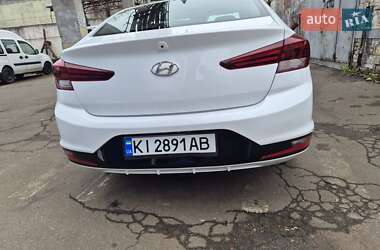 Седан Hyundai Elantra 2019 в Киеве