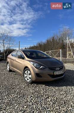 Седан Hyundai Elantra 2013 в Івано-Франківську