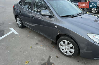 Седан Hyundai Elantra 2008 в Киеве