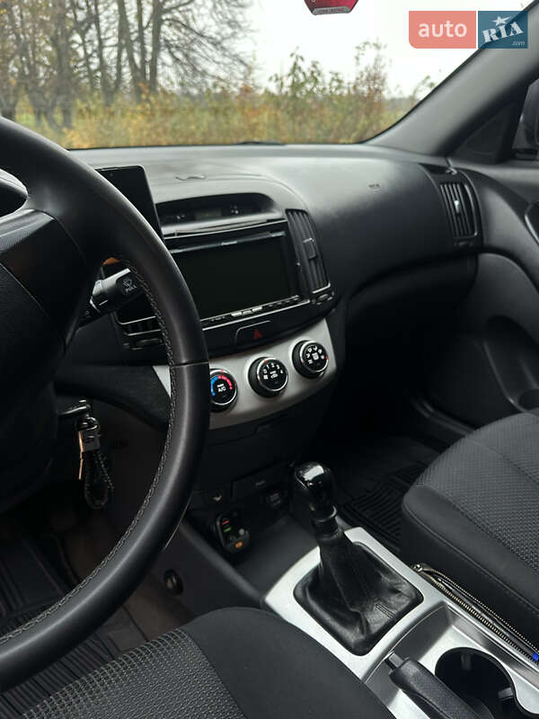 Седан Hyundai Elantra 2007 в Тульчине