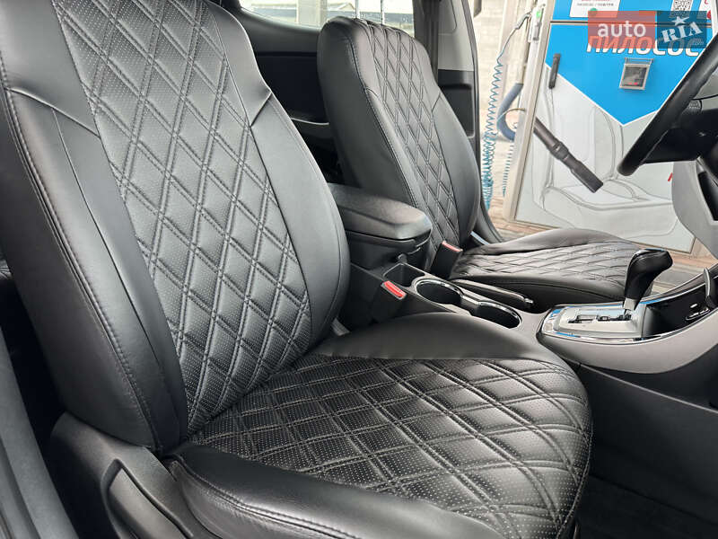 Седан Hyundai Elantra 2012 в Рівному