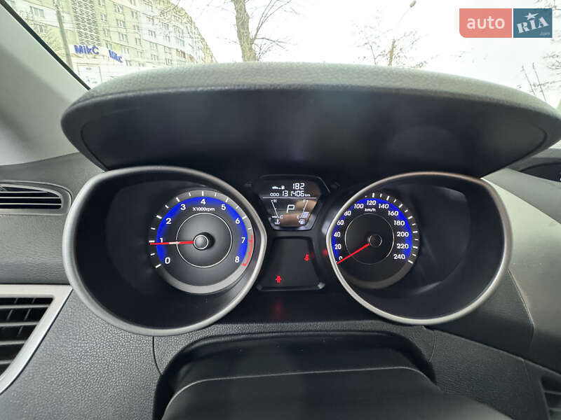 Седан Hyundai Elantra 2012 в Рівному
