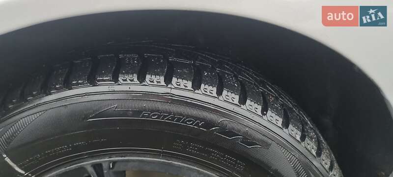 Седан Hyundai Elantra 2004 в Чернигове