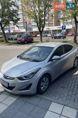 Седан Hyundai Elantra 2015 в Ровно