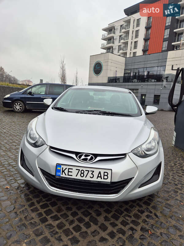 Седан Hyundai Elantra 2014 в Львові