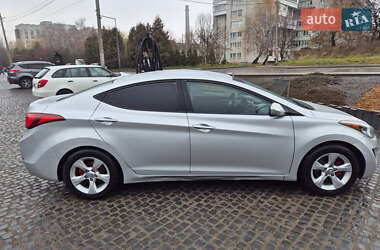 Седан Hyundai Elantra 2014 в Львові