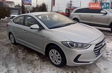 Седан Hyundai Elantra 2018 в Києві