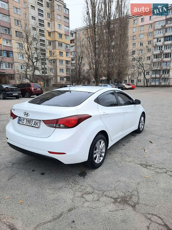 Седан Hyundai Elantra 2014 в Каменском