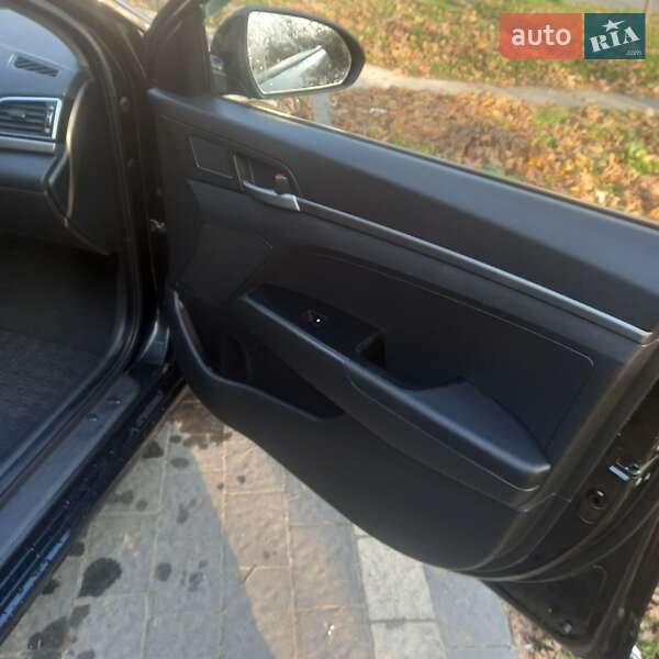 Седан Hyundai Elantra 2017 в Калуші фото 47 Седан Hyundai Elantra 2017 в Калуші