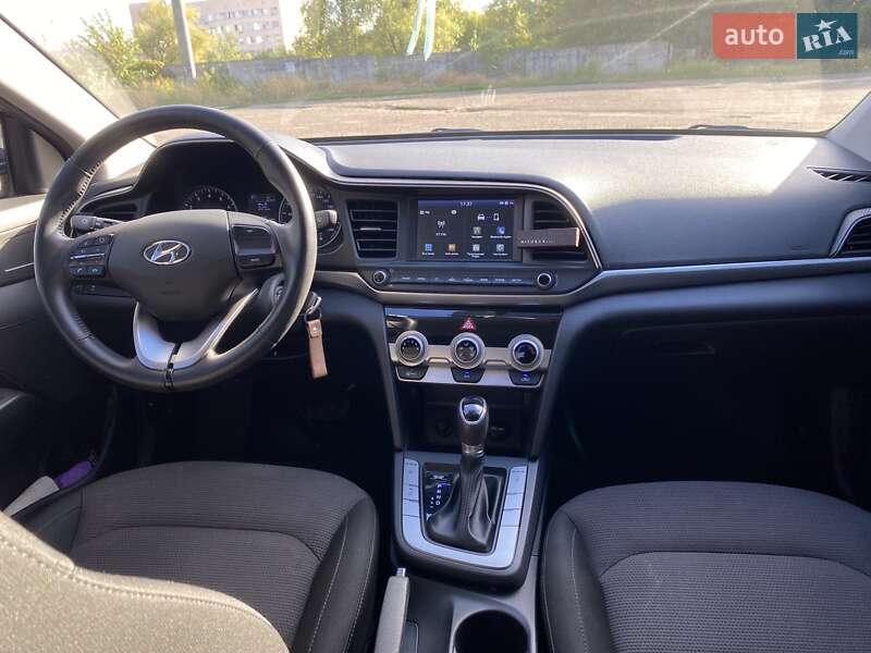 Седан Hyundai Elantra 2019 в Полтаві
