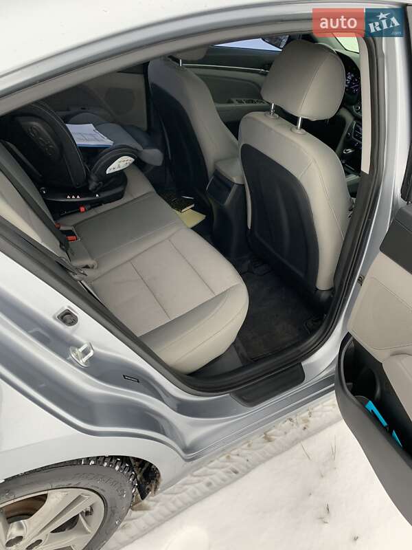 Седан Hyundai Elantra 2016 в Люботине