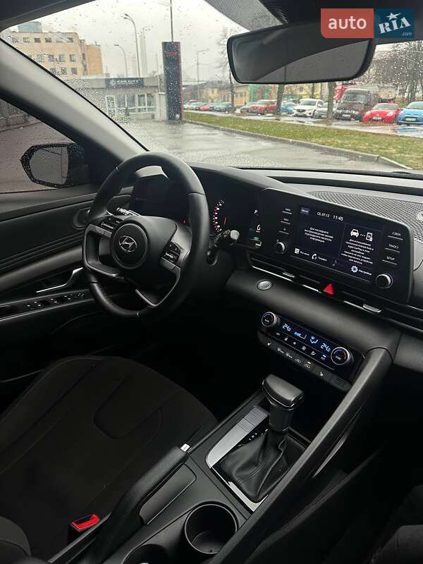 Седан Hyundai Elantra 2022 в Киеве