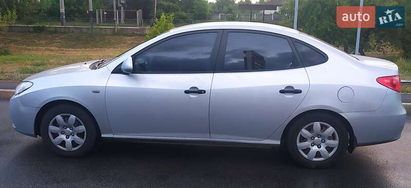 Седан Hyundai Elantra 2007 в Днепре